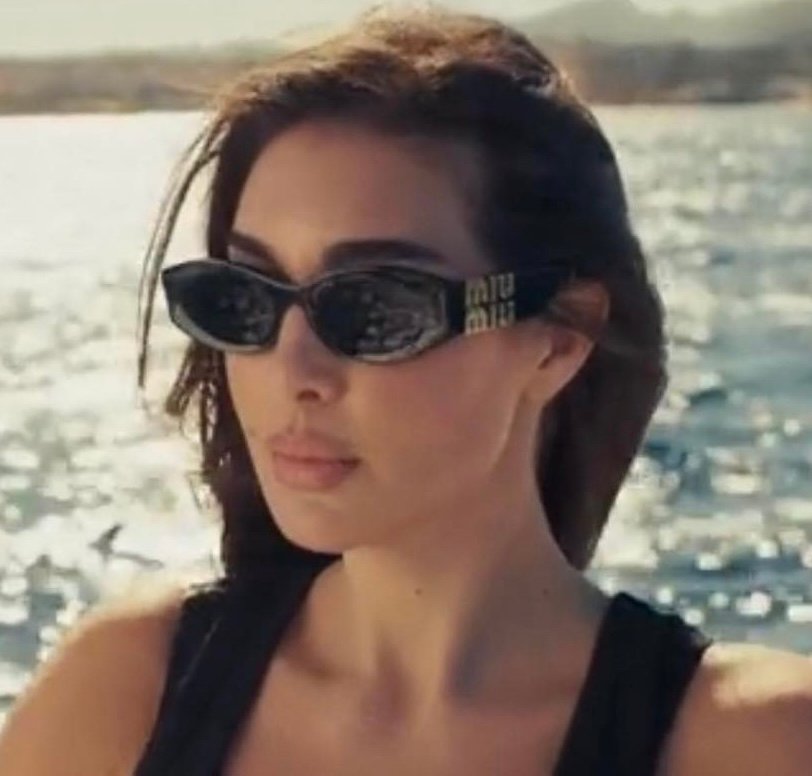 winter miu miu black and gold صناعه ايطالي بالبوكس - Image 9